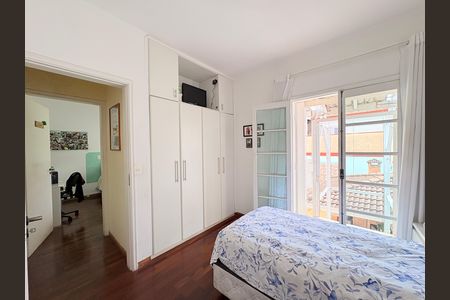 Casa à venda com 270m², 5 quartos e 3 vagasSuíte 2