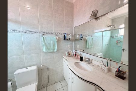 Casa à venda com 270m², 5 quartos e 3 vagasBanheiro da Suíte 1