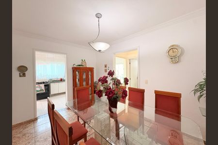 Casa à venda com 270m², 5 quartos e 3 vagasSala de Jantar