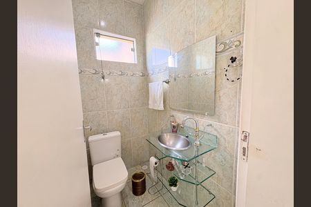 Casa à venda com 270m², 5 quartos e 3 vagasLavabo