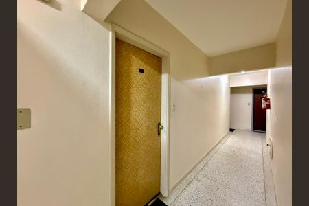 Apartamento à venda com 58m², 1 quarto e sem vagaHall Apartamento 