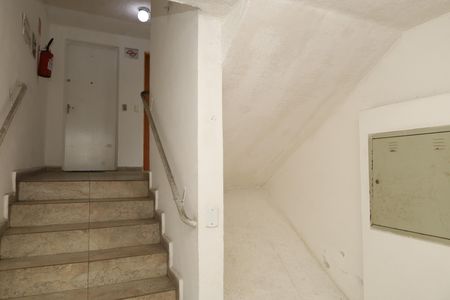 Apartamento para alugar com 42m², 2 quartos e 1 vagaÁrea comum - Saguão do prédio