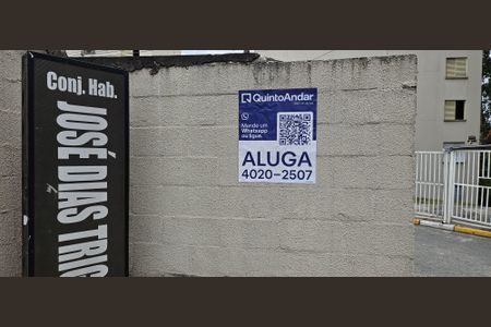 Apartamento para alugar com 42m², 2 quartos e 1 vagaPlaca instalada na fachada do condomínio - Código da placa: