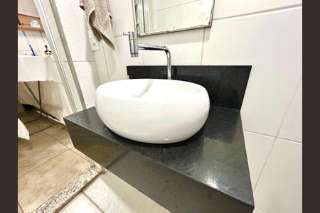 Casa à venda com 202m², 5 quartos e 2 vagasBanheiro 2