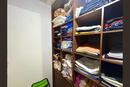 Casa à venda com 202m², 5 quartos e 2 vagasCloset da suíte