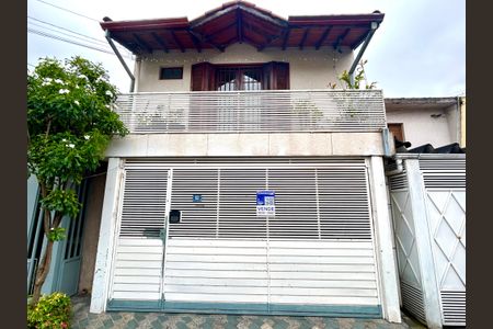 Casa à venda com 202m², 5 quartos e 2 vagasPlaca instalada na fachada do imóvel 