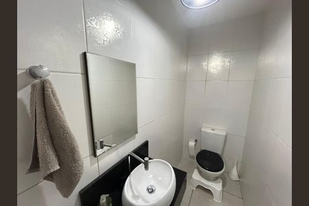 Casa à venda com 202m², 5 quartos e 2 vagasBanheiro 2
