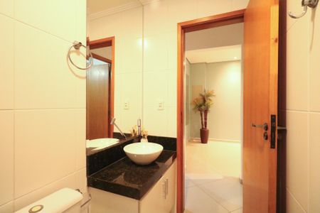 Apartamento à venda com 72m², 2 quartos e 2 vagasBanheiro