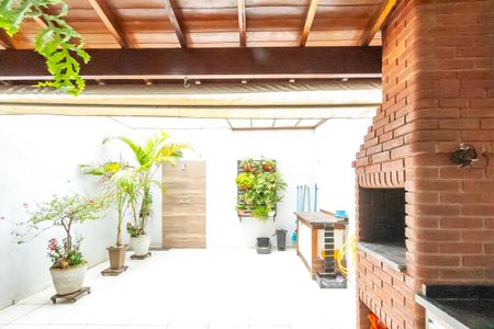 Casa à venda com 150m², 3 quartos e 2 vagasVista da Cozinha