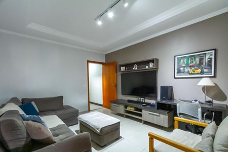 Casa à venda com 150m², 3 quartos e 2 vagasSala