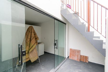 Casa à venda com 75m², 1 quarto e sem vaga Casa à venda com 75m², 1 quarto e sem vagaVaranda