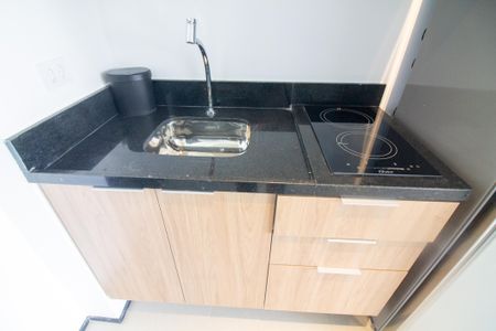 Cozinha - Armários de kitnet/studio para alugar com 1 quarto, 23m² em Jardim das Acacias, São Paulo