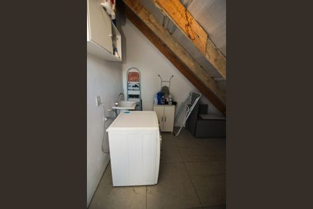 Casa de condomínio à venda com 158m², 4 quartos e 1 vagaÁrea de Serviço