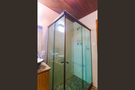 Casa à venda com 375m², 5 quartos e 3 vagas Casa à venda com 375m², 5 quartos e 3 vagasBanheiro