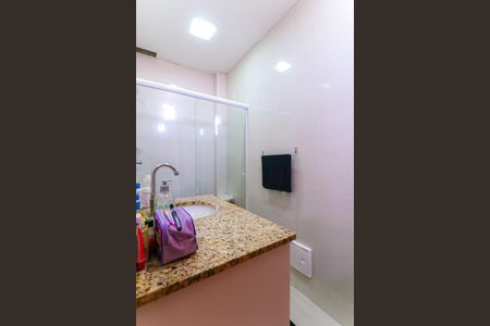 Casa à venda com 375m², 5 quartos e 3 vagas Casa à venda com 375m², 5 quartos e 3 vagasBanheiro da Suíte 4