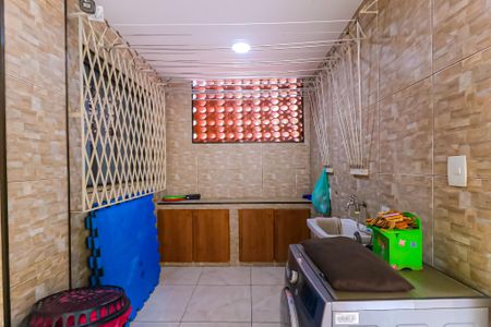 Casa à venda com 375m², 5 quartos e 3 vagas Casa à venda com 375m², 5 quartos e 3 vagasÁrea de Serviço