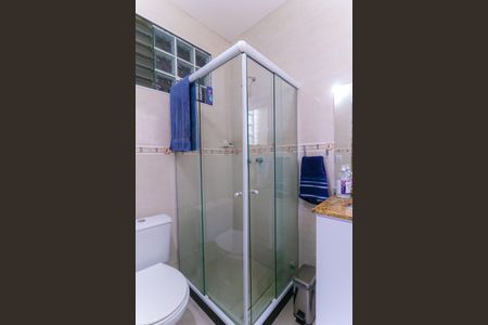 Casa à venda com 375m², 5 quartos e 3 vagas Casa à venda com 375m², 5 quartos e 3 vagasBanheiro da Suíte 2