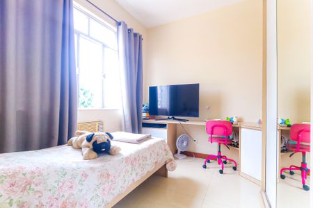 Casa à venda com 375m², 5 quartos e 3 vagas Casa à venda com 375m², 5 quartos e 3 vagasQuarto 5