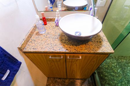 Casa à venda com 375m², 5 quartos e 3 vagas Casa à venda com 375m², 5 quartos e 3 vagasBanheiro