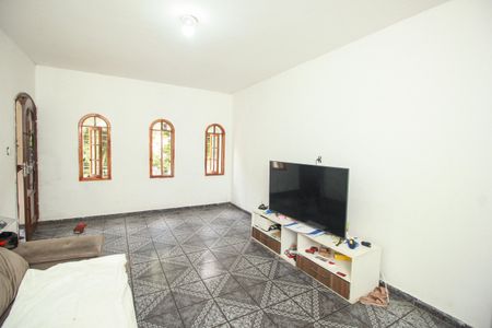 Casa à venda com 100m², 3 quartos e 4 vagas Casa à venda com 100m², 3 quartos e 4 vagasSala