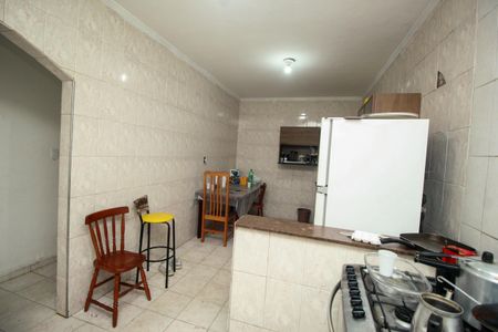 Casa à venda com 100m², 3 quartos e 4 vagas Casa à venda com 100m², 3 quartos e 4 vagasCozinha