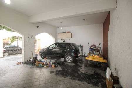 Casa à venda com 100m², 3 quartos e 4 vagas Casa à venda com 100m², 3 quartos e 4 vagasGaragem