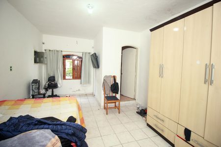 Casa à venda com 100m², 3 quartos e 4 vagas Casa à venda com 100m², 3 quartos e 4 vagasSuíte