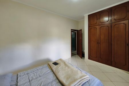 Casa à venda com 185m², 3 quartos e 2 vagasQuarto 2