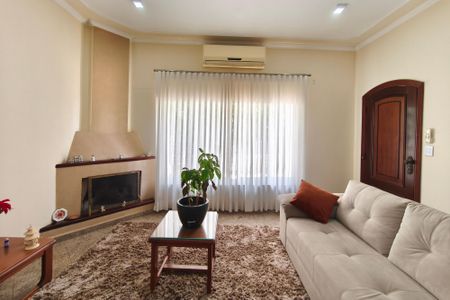 Casa à venda com 185m², 3 quartos e 2 vagasSala de Estar