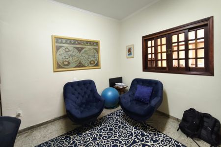 Casa à venda com 185m², 3 quartos e 2 vagasEscritório