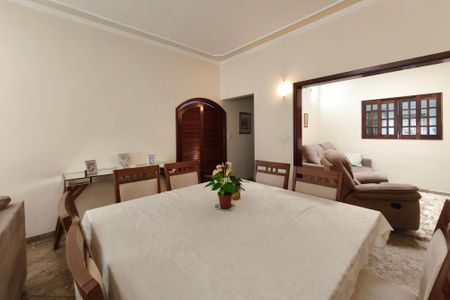 Casa à venda com 185m², 3 quartos e 2 vagasSala de Jantar