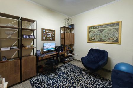 Casa à venda com 185m², 3 quartos e 2 vagasEscritório