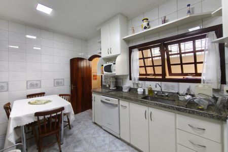 Casa à venda com 185m², 3 quartos e 2 vagasCozinha