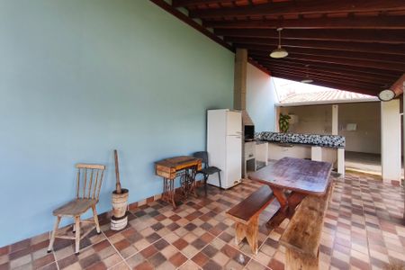 Casa à venda com 185m², 3 quartos e 2 vagasLavabo