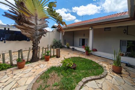 Casa à venda com 185m², 3 quartos e 2 vagasQuintal - Jardim