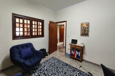 Casa à venda com 185m², 3 quartos e 2 vagasEscritório