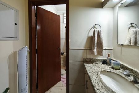 Casa à venda com 185m², 3 quartos e 2 vagasBanheiro Social