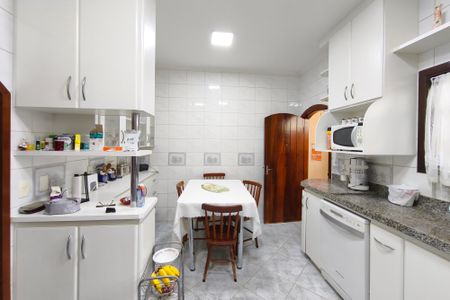 Casa à venda com 185m², 3 quartos e 2 vagasCozinha