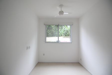 Quarto 2 de apartamento para alugar com 2 quartos, 58m² em Jacarepaguá, Rio de Janeiro