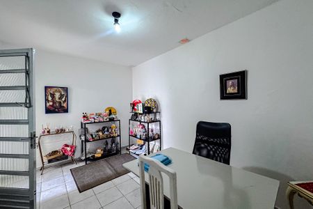 Casa para alugar com 150m², 2 quartos e 1 vaga Casa para alugar com 150m², 2 quartos e 1 vagaSala (Casa 2)