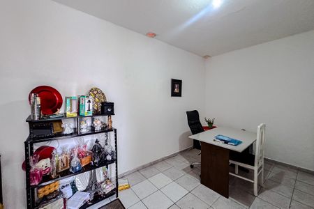 Casa para alugar com 150m², 2 quartos e 1 vaga Casa para alugar com 150m², 2 quartos e 1 vagaSala (Casa 2)