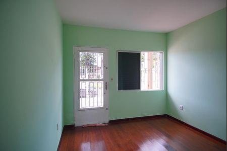 Sala de casa para alugar com 2 quartos, 75m² em Sarandi, Porto Alegre