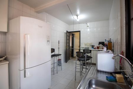 Casa à venda com 250m², 3 quartos e 2 vagasCozinha 