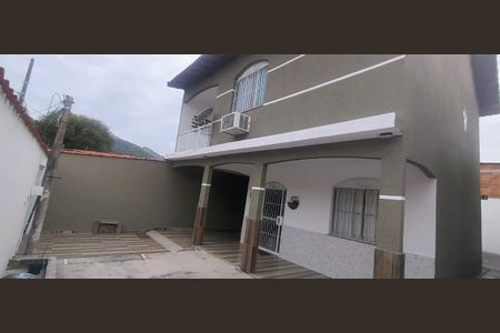 Casa para alugar com 250m², 3 quartos e 3 vagasFachada