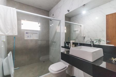 Casa para alugar com 150m², 4 quartos e 2 vagas Casa para alugar com 150m², 4 quartos e 2 vagasBanheiro