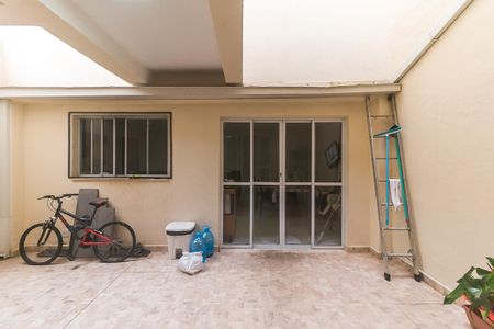 Casa para alugar com 150m², 4 quartos e 2 vagas Casa para alugar com 150m², 4 quartos e 2 vagasQuintal