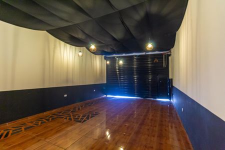 Casa para alugar com 180m², 2 quartos e 4 vagas Casa para alugar com 180m², 2 quartos e 4 vagasGaragem