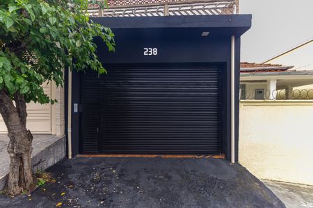 Casa para alugar com 180m², 2 quartos e 4 vagas Casa para alugar com 180m², 2 quartos e 4 vagasGaragem