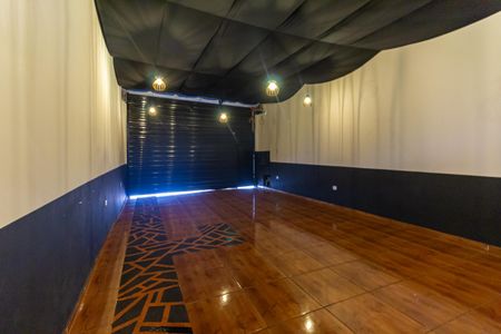 Casa para alugar com 180m², 2 quartos e 4 vagas Casa para alugar com 180m², 2 quartos e 4 vagasGaragem