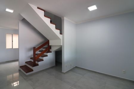 Sala  de casa de condomínio para alugar com 3 quartos, 108m² em Demarchi, São Bernardo do Campo